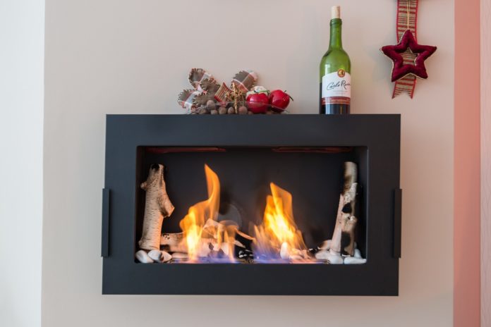 Quelle cheminée électrique design choisir pour une ambiance cosy (1)