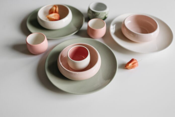 La vaisselle en céramique tendance actuelle de nos tables